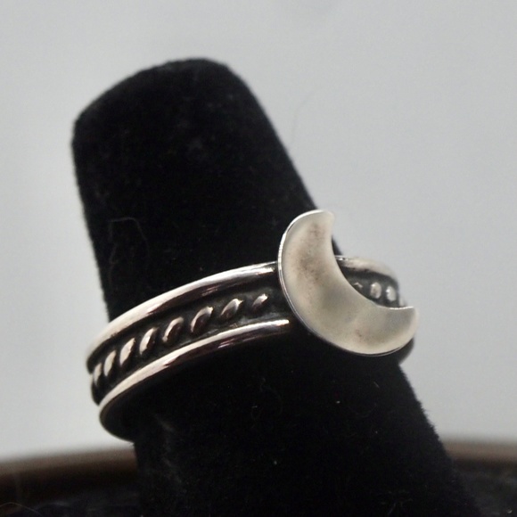 Moon ring - Picture 4 of 6